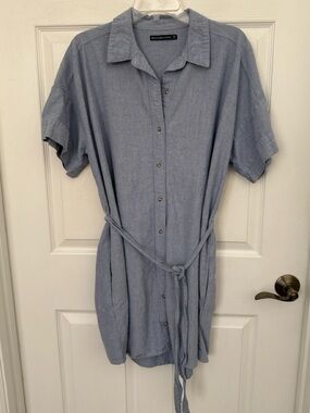 Abercrombie & Fitch women’s Light Blue cotton Button down belted dress